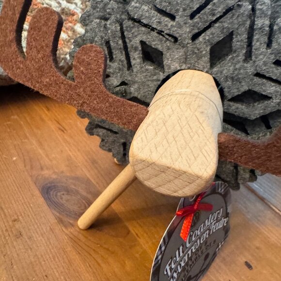 WILD EYE DESIGNS Deer Felt Coaster, 8Pcs, Wooden Holder New Set Christmas Gift r - Picture 2 of 8